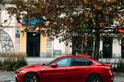 皇冠汽车：深度解析其独特魅力