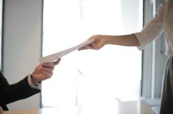 如何选择合适的医疗保险？六大关键因素助您明智决策